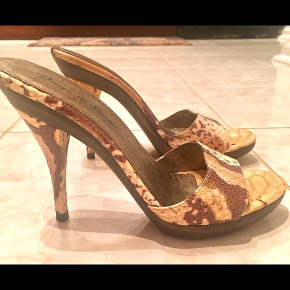 NWOT. Snakeskin sandals by Diego Di Lucca - Picture 1 of 7